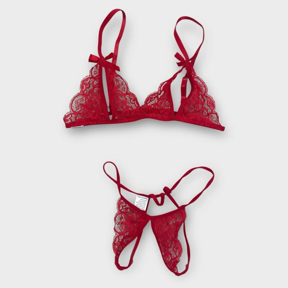 Red Lace Peekaboo Crotchless Lingerie Set Size Small - Picture 1 of 4